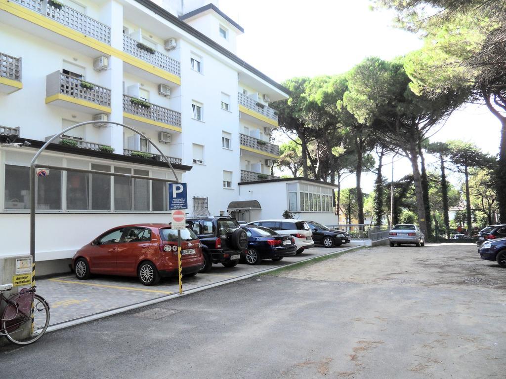 Hotel Abbazia Lignano Sabbiadoro Exterior photo