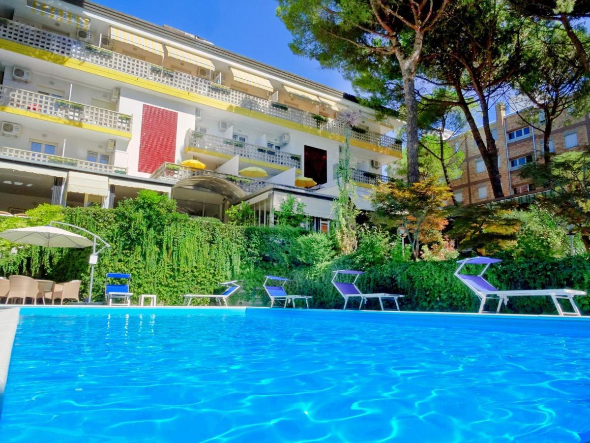Hotel Abbazia Lignano Sabbiadoro Exterior photo