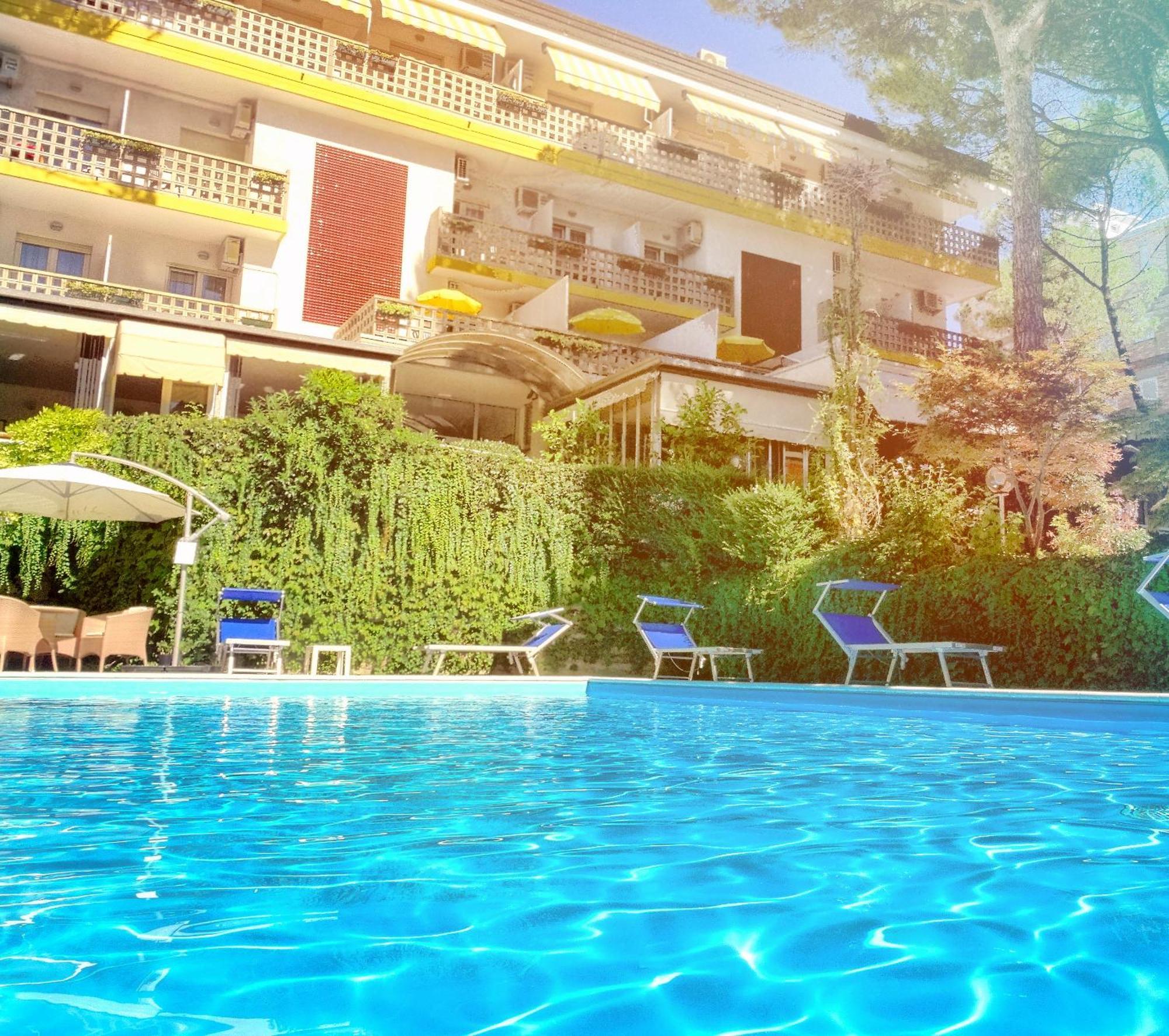 Hotel Abbazia Lignano Sabbiadoro Exterior photo
